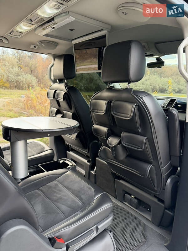 Мінівен Volkswagen Multivan 2015 в Дніпрі
