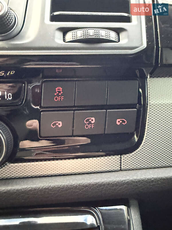 Мінівен Volkswagen Multivan 2015 в Дніпрі