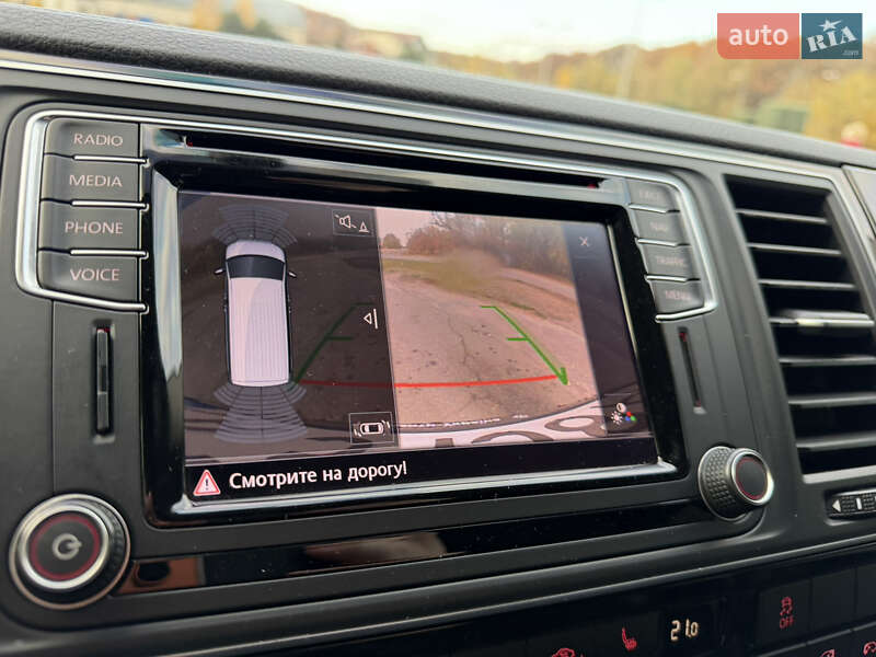 Мінівен Volkswagen Multivan 2015 в Дніпрі