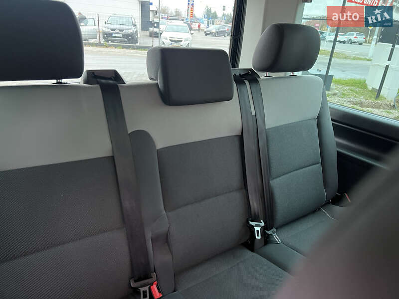 Минивэн Volkswagen Multivan 2013 в Дрогобыче