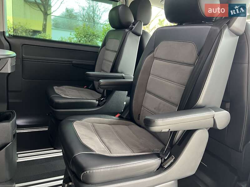 Минивэн Volkswagen Multivan 2021 в Киеве
