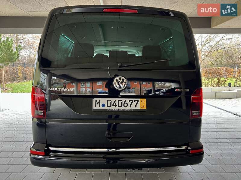 Минивэн Volkswagen Multivan 2021 в Киеве