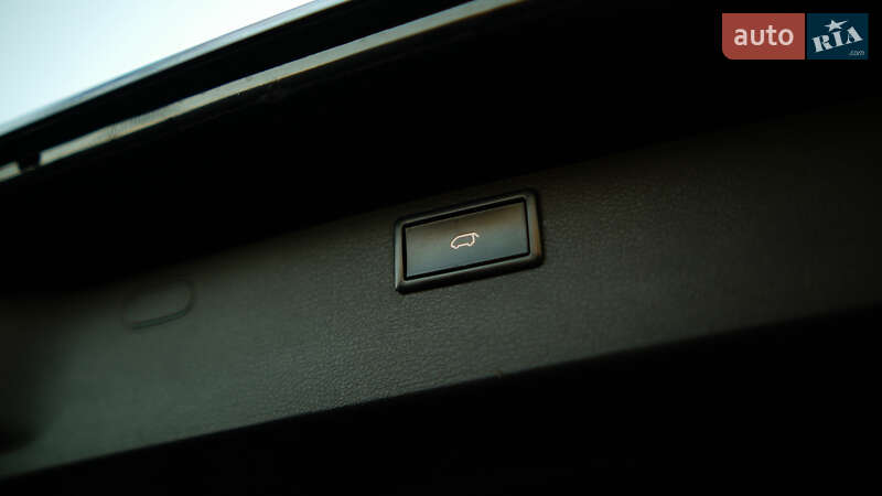 Мінівен Volkswagen Multivan 2016 в Львові