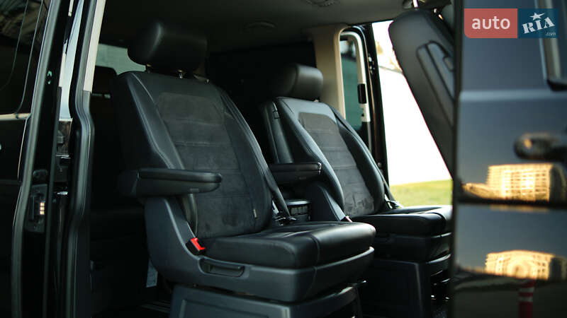 Мінівен Volkswagen Multivan 2016 в Львові