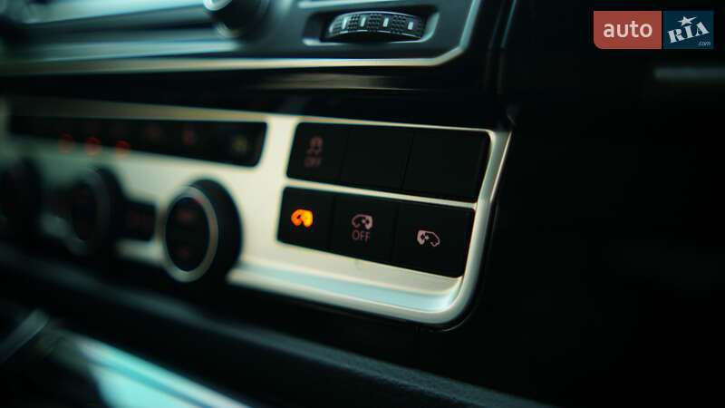 Мінівен Volkswagen Multivan 2016 в Львові