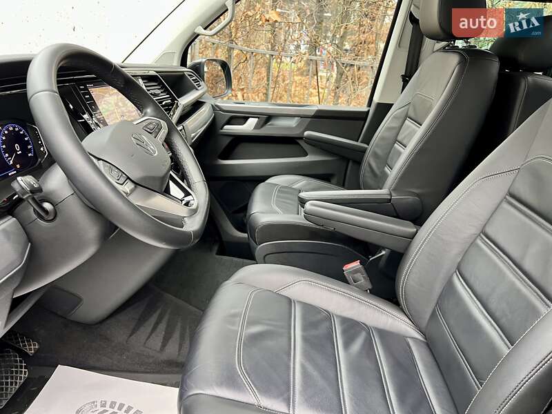 Минивэн Volkswagen Multivan 2022 в Киеве
