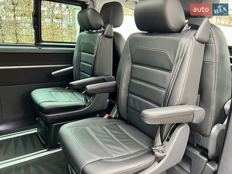 Минивэн Volkswagen Multivan 2022 в Киеве