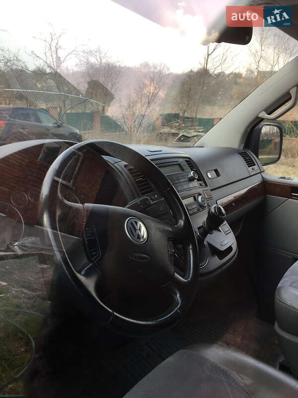 Минивэн Volkswagen Multivan 2006 в Луцке