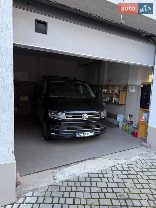Мінівен Volkswagen Multivan 2016 в Львові