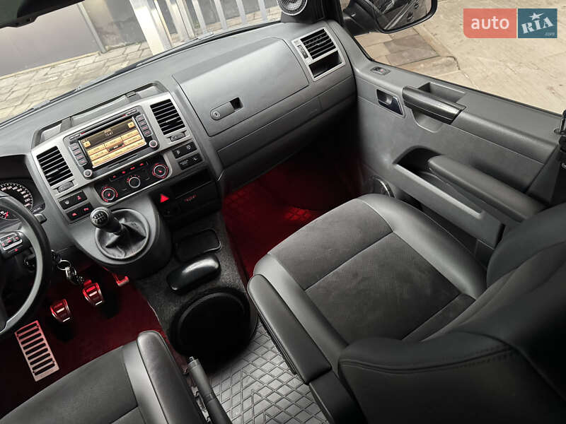 Минивэн Volkswagen Multivan 2012 в Киеве