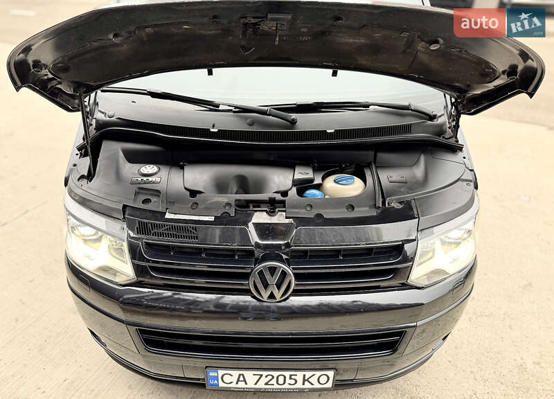 Минивэн Volkswagen Multivan 2012 в Киеве