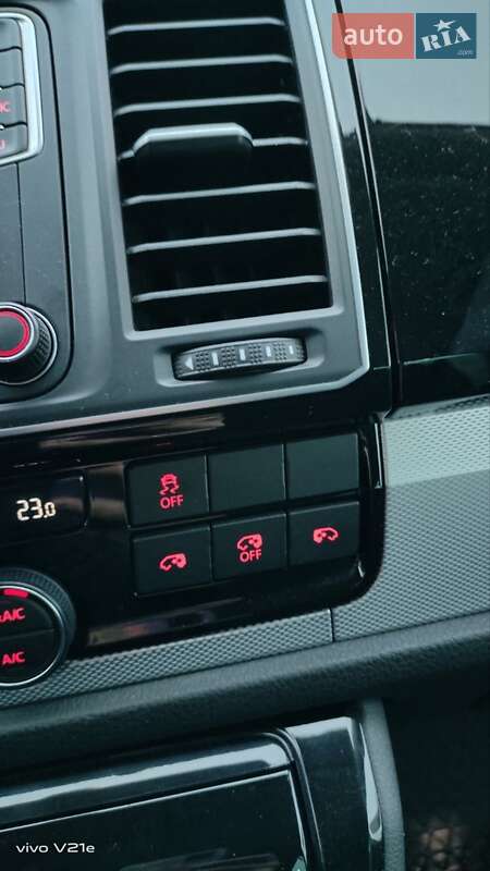 Минивэн Volkswagen Multivan 2016 в Киеве