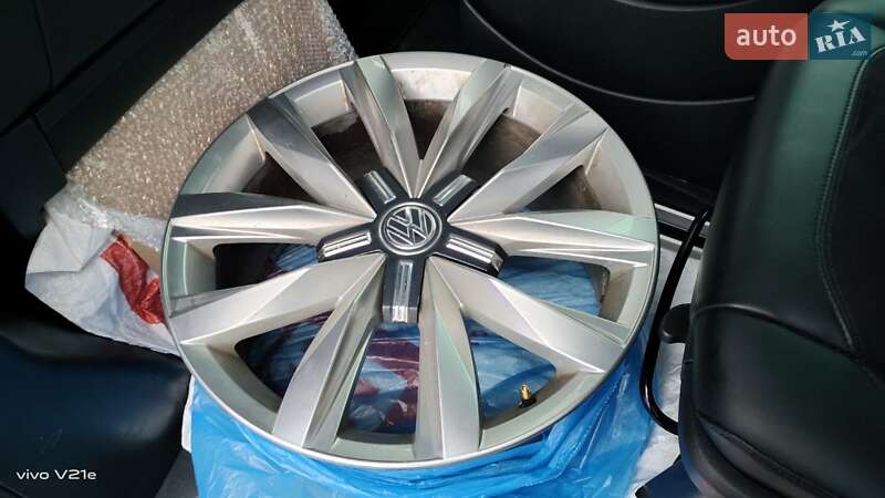 Минивэн Volkswagen Multivan 2016 в Киеве