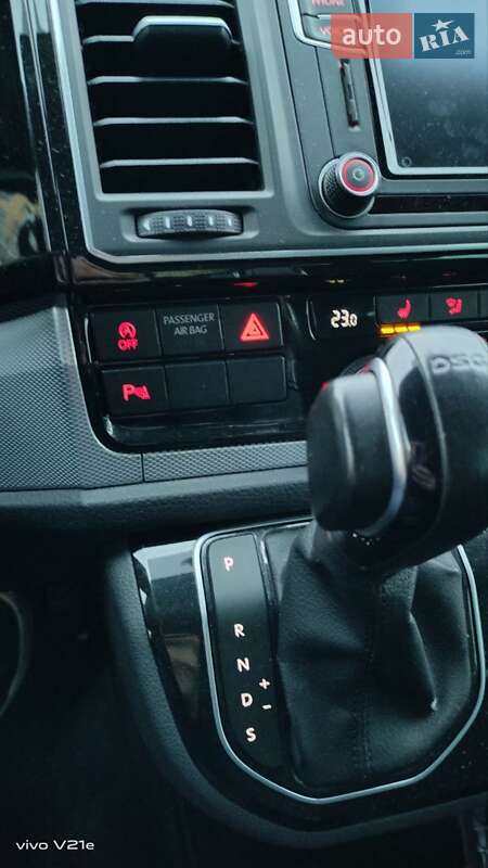 Минивэн Volkswagen Multivan 2016 в Киеве