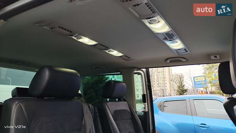 Минивэн Volkswagen Multivan 2016 в Киеве