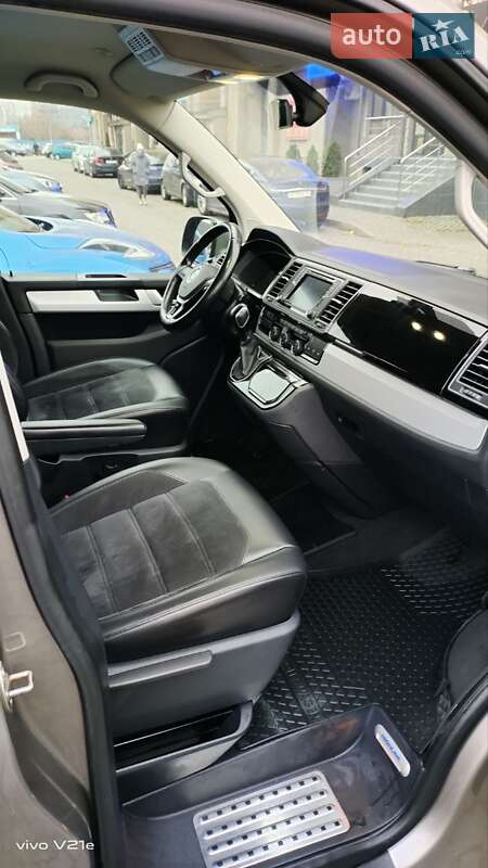 Минивэн Volkswagen Multivan 2016 в Киеве