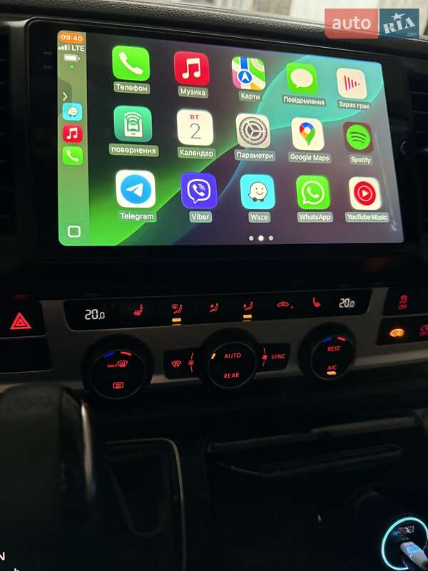 Мінівен Volkswagen Multivan 2016 в Львові