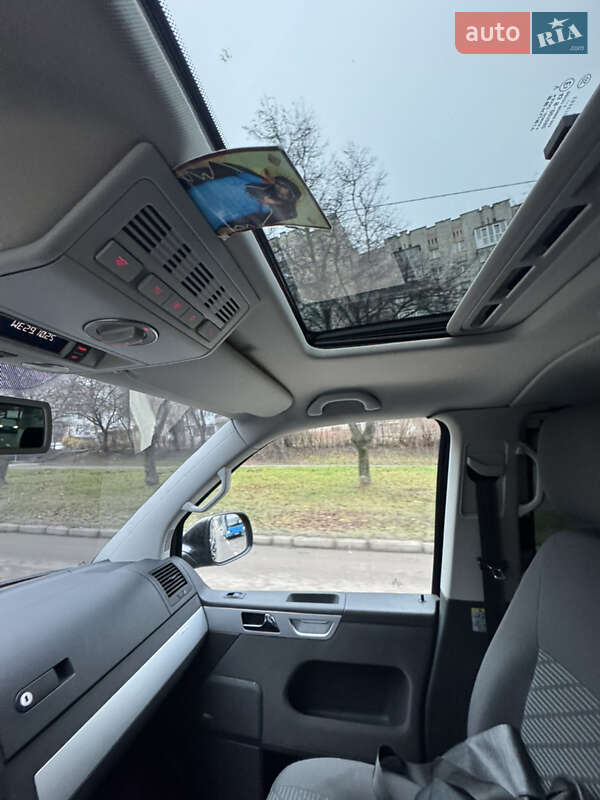 Минивэн Volkswagen Multivan 2014 в Львове