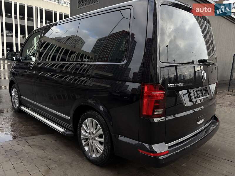 Минивэн Volkswagen Multivan 2022 в Киеве