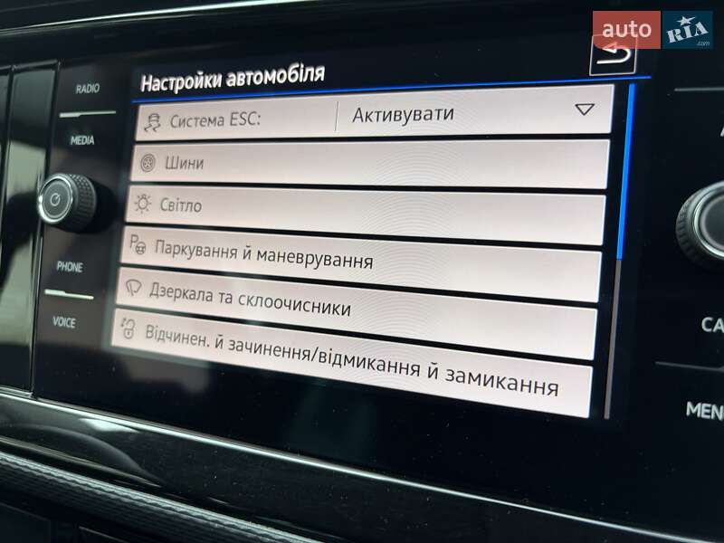 Минивэн Volkswagen Multivan 2022 в Киеве