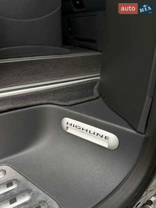 Минивэн Volkswagen Multivan 2011 в Стрые