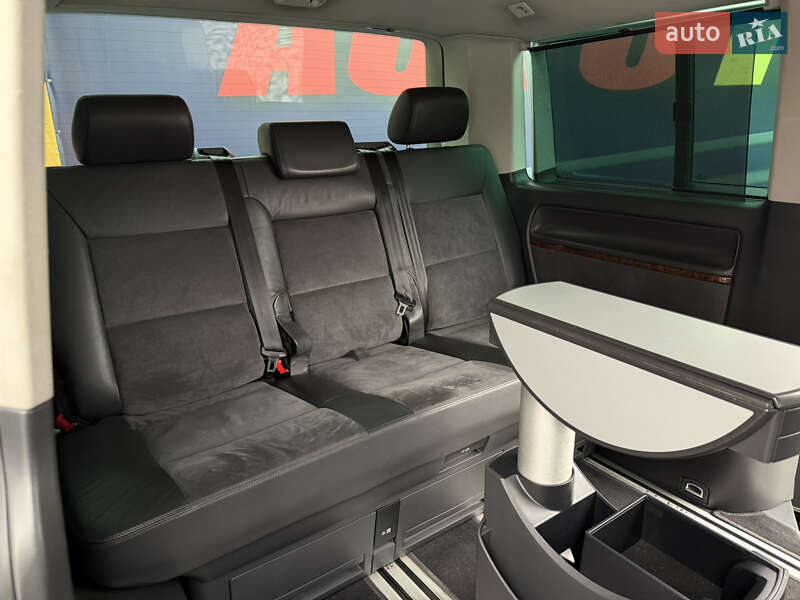 Минивэн Volkswagen Multivan 2011 в Стрые