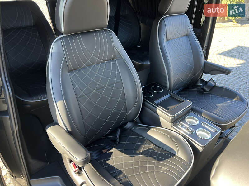 Минивэн Volkswagen Multivan 2018 в Черновцах