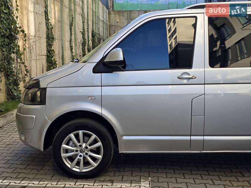 Минивэн Volkswagen Multivan 2013 в Хмельницком