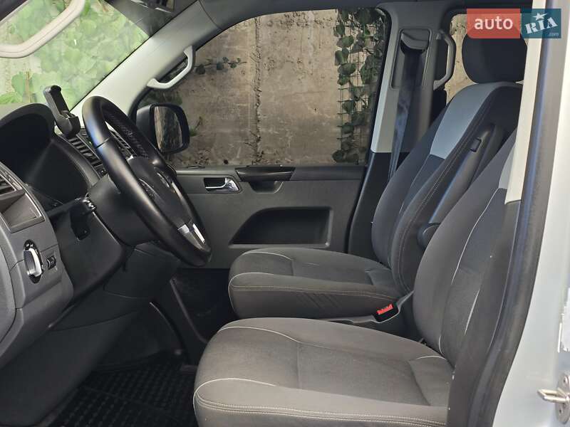 Минивэн Volkswagen Multivan 2013 в Хмельницком