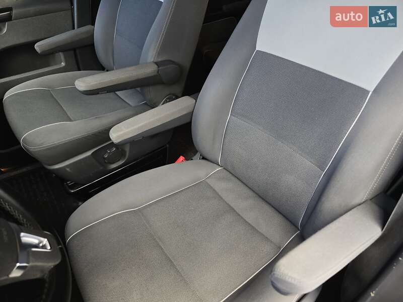 Минивэн Volkswagen Multivan 2013 в Хмельницком