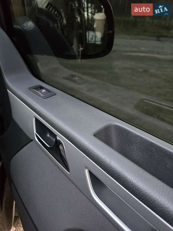 Мінівен Volkswagen Multivan 2012 в Малині