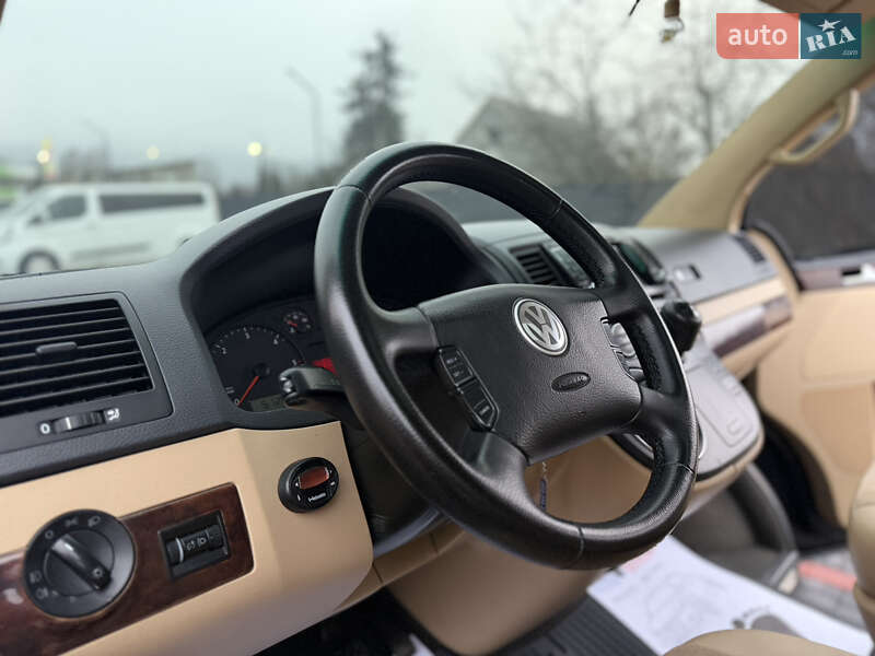 Минивэн Volkswagen Multivan 2009 в Берегово