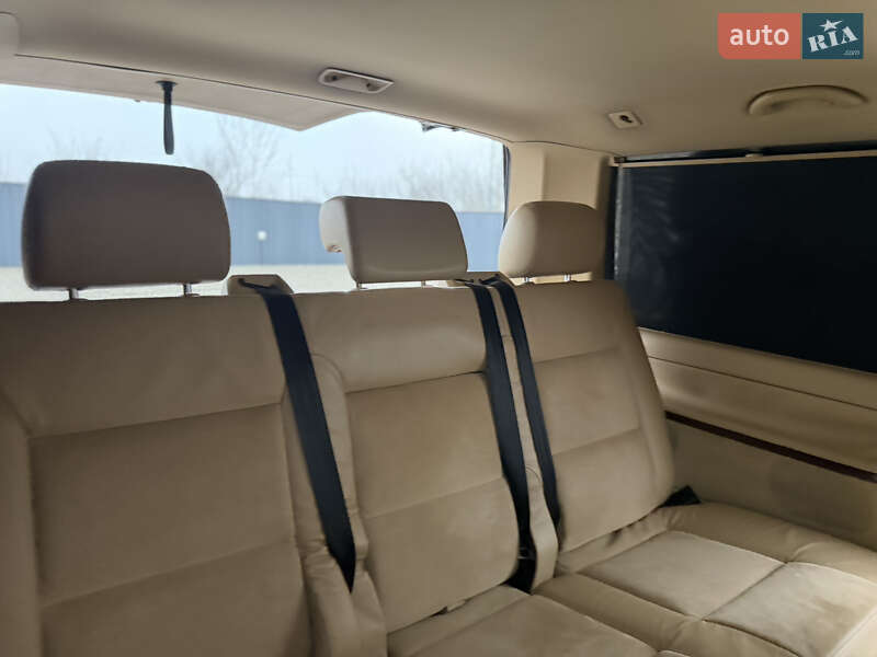 Минивэн Volkswagen Multivan 2009 в Берегово