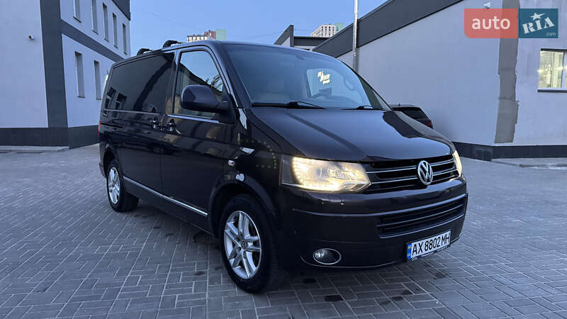 Минивэн Volkswagen Multivan 2010 в Киеве