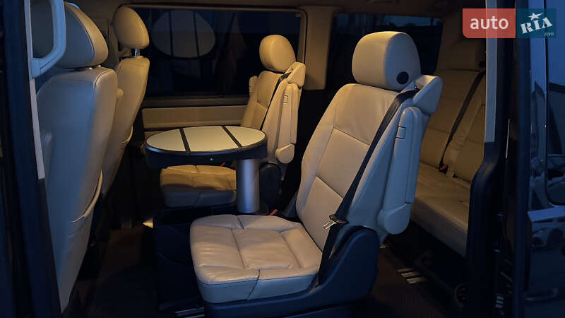 Минивэн Volkswagen Multivan 2010 в Киеве