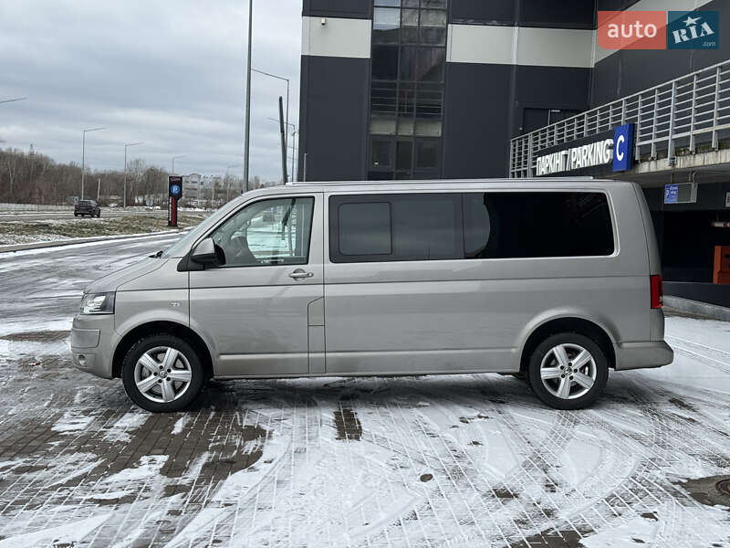 Минивэн Volkswagen Multivan 2015 в Киеве