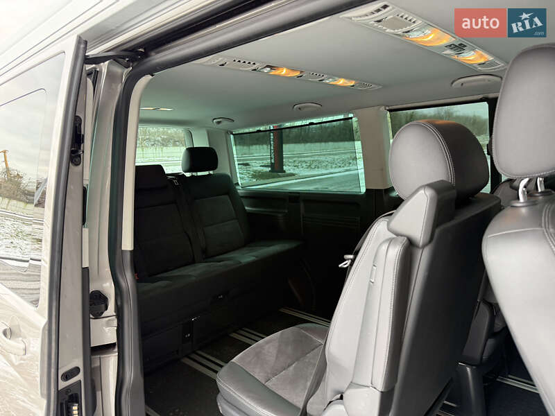 Минивэн Volkswagen Multivan 2015 в Киеве