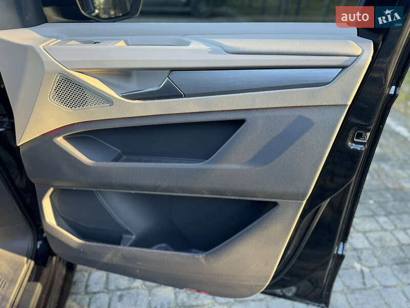 Мінівен Volkswagen Multivan 2022 в Києві