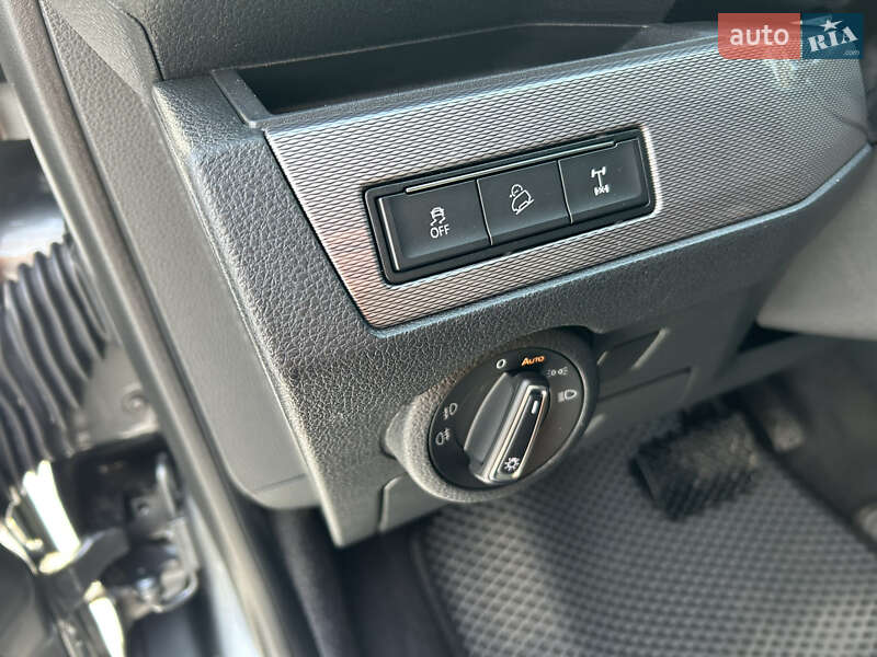 Минивэн Volkswagen Multivan 2020 в Киеве