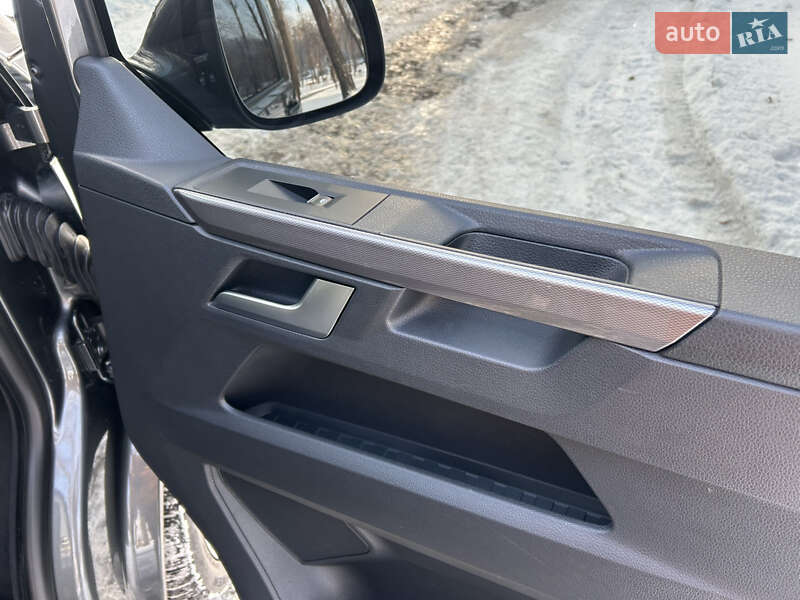 Минивэн Volkswagen Multivan 2020 в Киеве