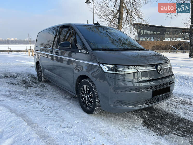 Минивэн Volkswagen Multivan 2023 в Киеве