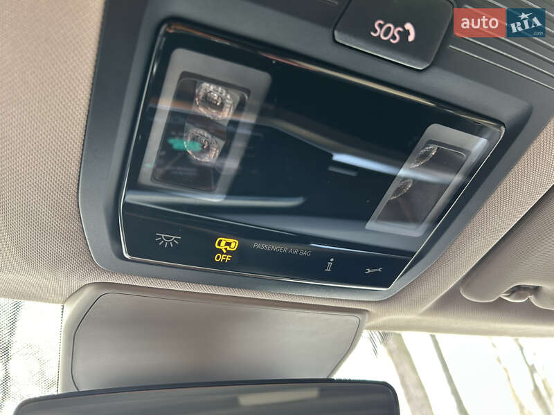 Минивэн Volkswagen Multivan 2023 в Киеве