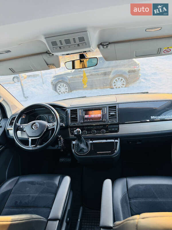 Минивэн Volkswagen Multivan 2018 в Иршаве