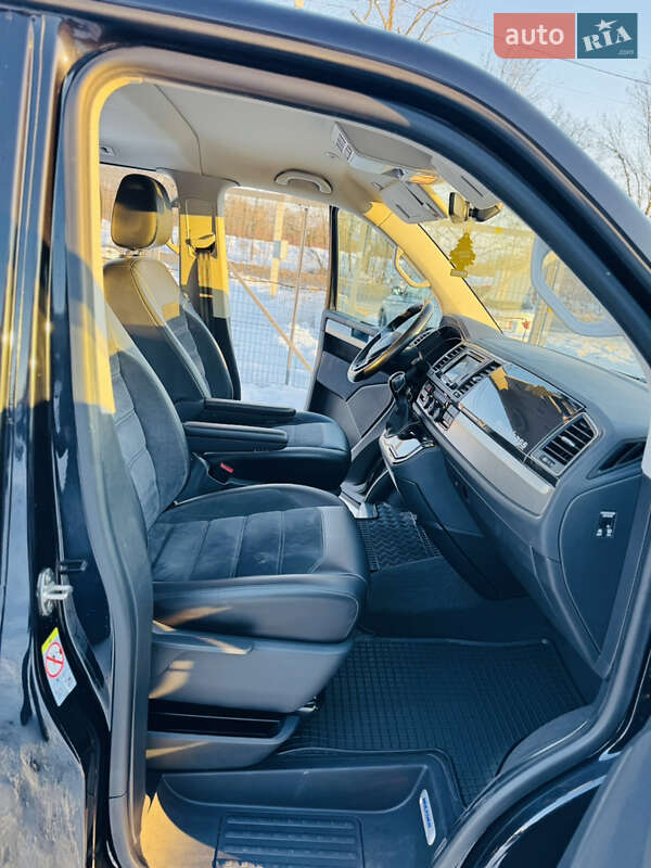 Минивэн Volkswagen Multivan 2018 в Иршаве