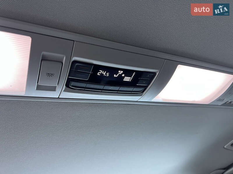 Минивэн Volkswagen Multivan 2020 в Киеве