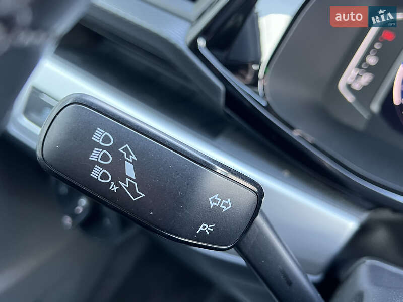 Минивэн Volkswagen Multivan 2020 в Киеве