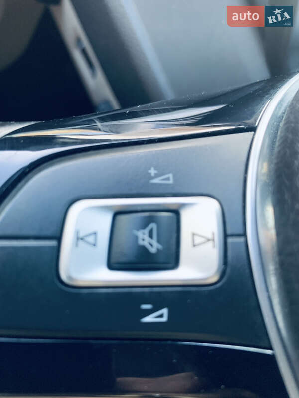 Минивэн Volkswagen Multivan 2016 в Киеве фото 13 Минивэн Volkswagen Multivan 2016 в Киеве