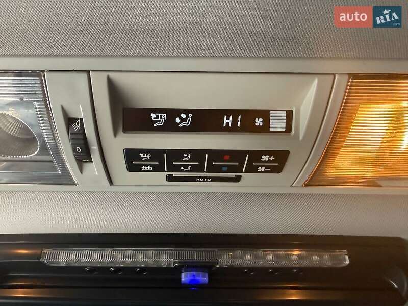 Минивэн Volkswagen Multivan 2011 в Киеве фото 29 Минивэн Volkswagen Multivan 2011 в Киеве