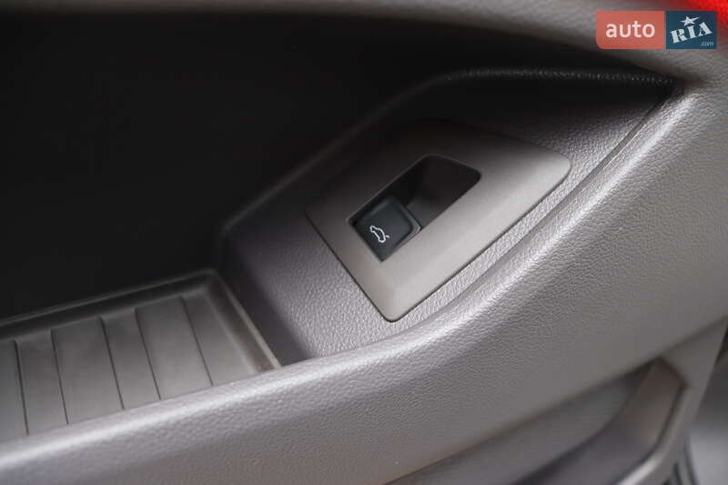 Минивэн Volkswagen Multivan 2024 в Львове фото 11 Минивэн Volkswagen Multivan 2024 в Львове