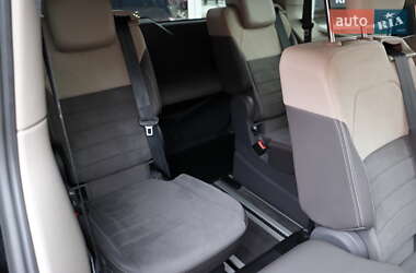 Минивэн Volkswagen Multivan 2024 в Львове фото 40 Минивэн Volkswagen Multivan 2024 в Львове